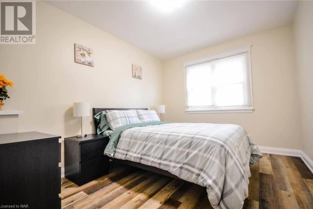 Cozy 3 Bedroom Downtown Cottage With Complimentary Breakfast Delivered Daily To The Rental Καταρράκτες του Νιαγάρα Εξωτερικό φωτογραφία
