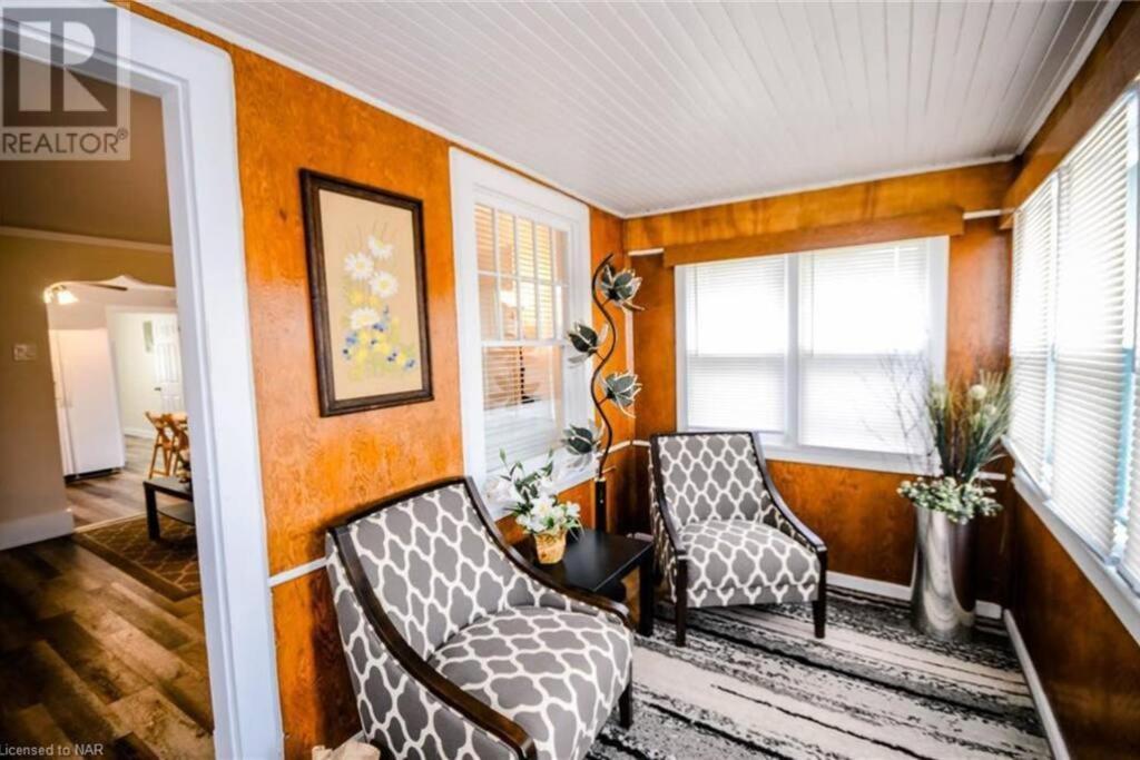 Cozy 3 Bedroom Downtown Cottage With Complimentary Breakfast Delivered Daily To The Rental Καταρράκτες του Νιαγάρα Εξωτερικό φωτογραφία